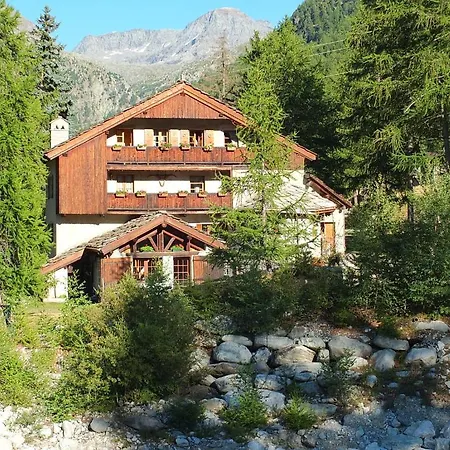 Alojamento de Acomodação e Pequeno-almoço Chalet Lavis Trafford Bramans
